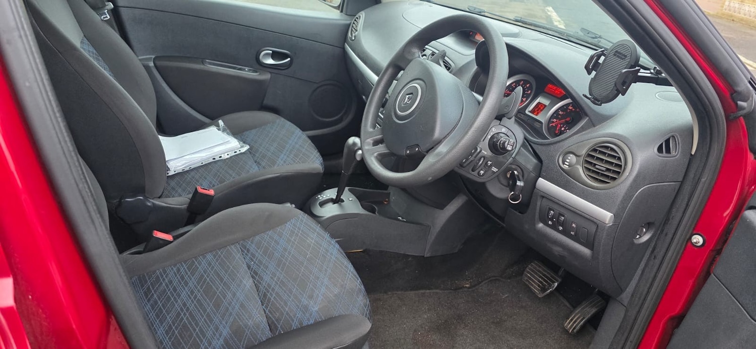 Used Renault Clio 2009 for sale - 76724069: Photo 9