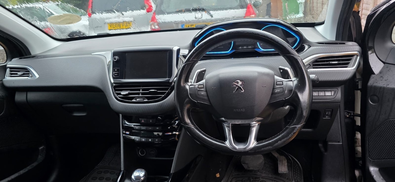 Used Peugeot 2008 2015 for sale - 76539887: Photo 10