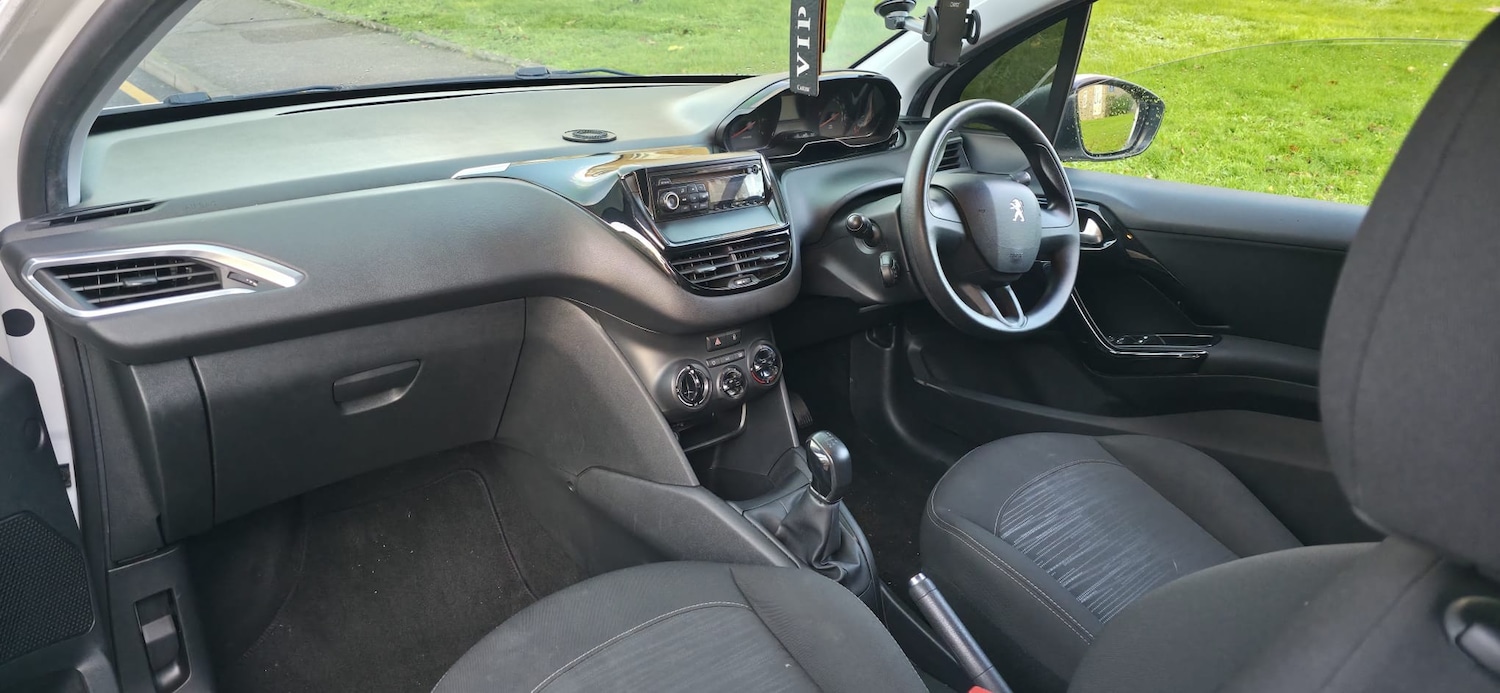 Used Peugeot 208 2015 for sale - 76851361: Photo 12