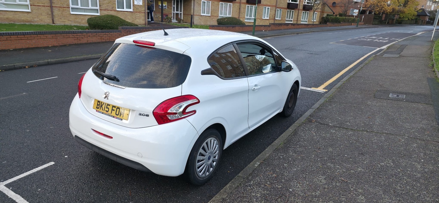 Used Peugeot 208 2015 for sale - 76851361: Photo 13