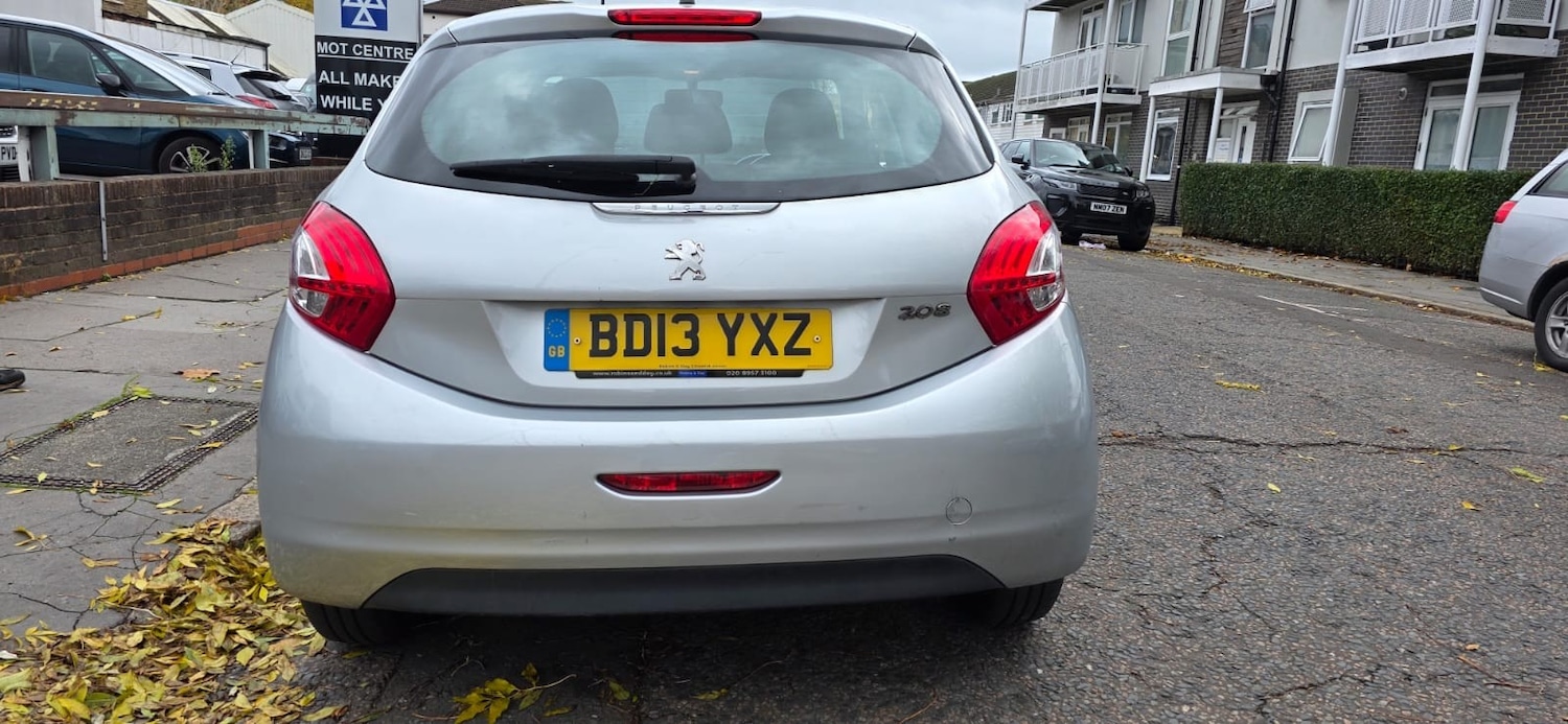 Used Peugeot 208 for sale - 76461953: Photo 2
