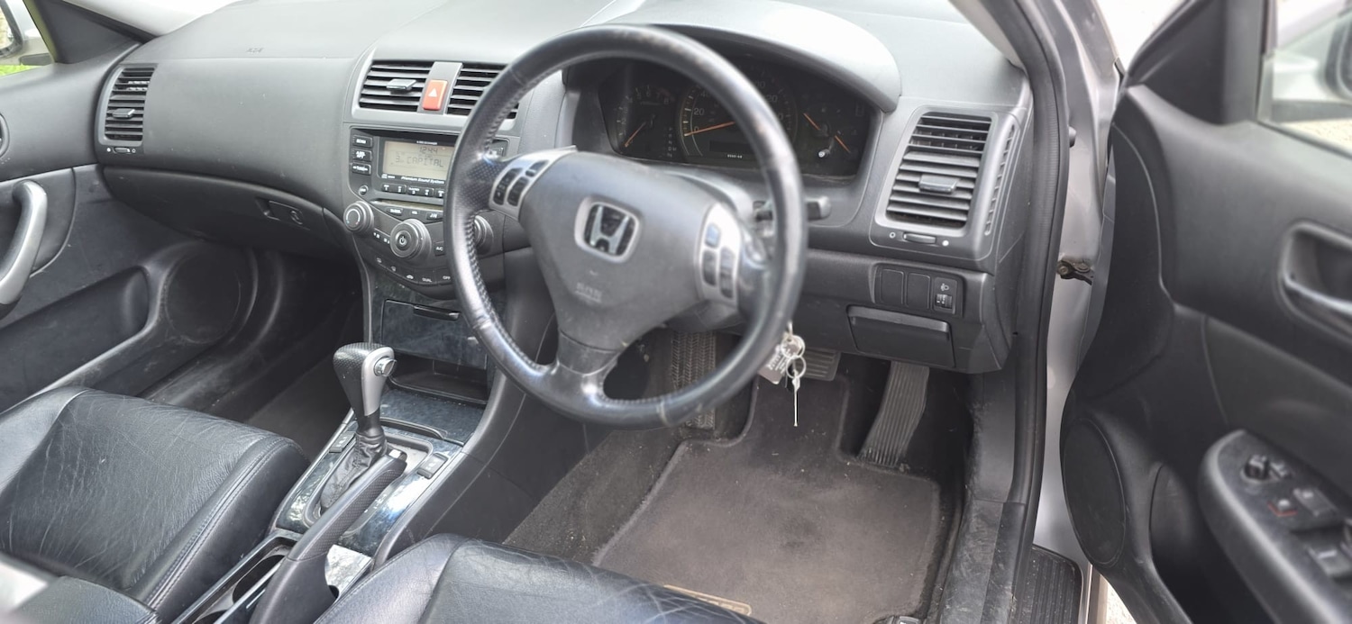 Used Honda Accord 2004 for sale - 76441873: Photo 11