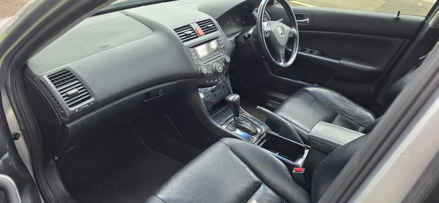 Used Honda Accord 2004 for sale - 76441873: Photo 9