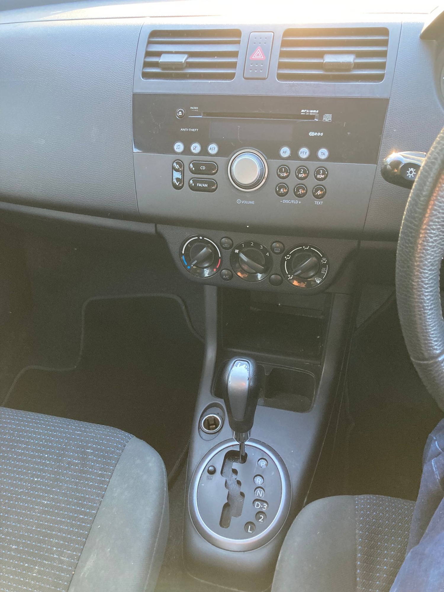 Used Suzuki Swift 2009 for sale - 78118136: Photo 5