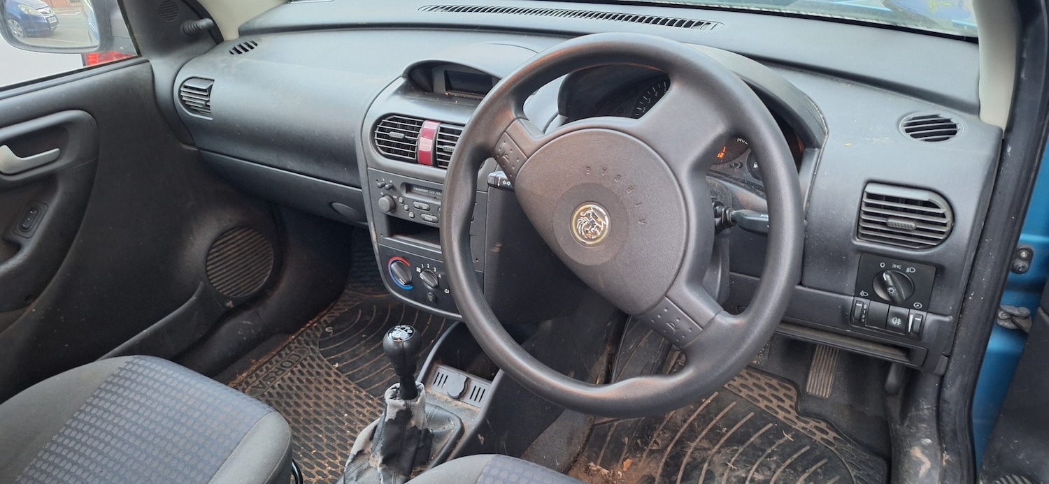 Used Vauxhall Corsa 2003 for sale - 76400569: Photo 8