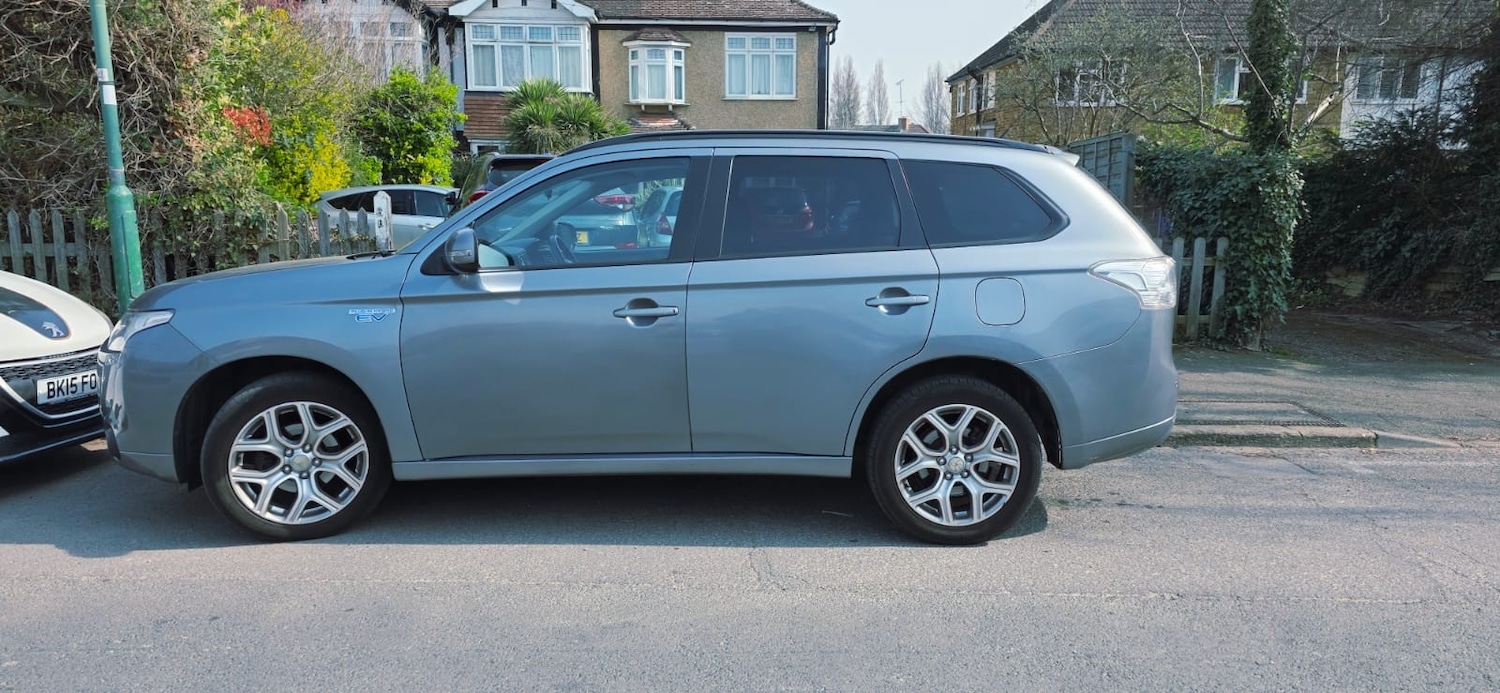 Used Mitsubishi Outlander 2014 for sale - 77989847: Photo 4