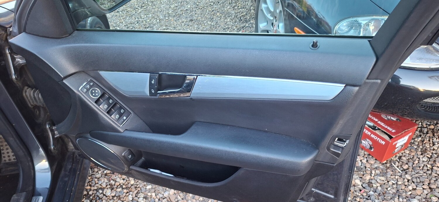 Used Mercedes-Benz C Class 2008 for sale - 78159179: Photo 6