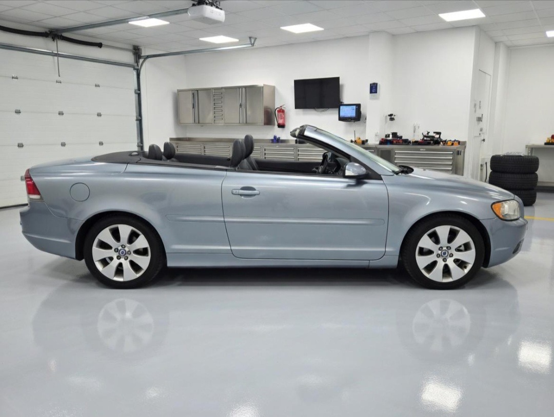 Used Volvo C70 2006 for sale - 78223127: Photo 2