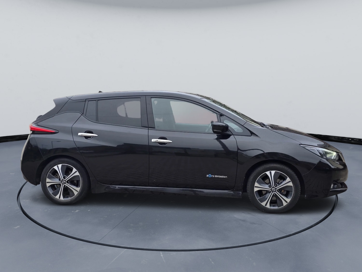 Used Nissan Leaf 2018 for sale - 76364831: Photo 3