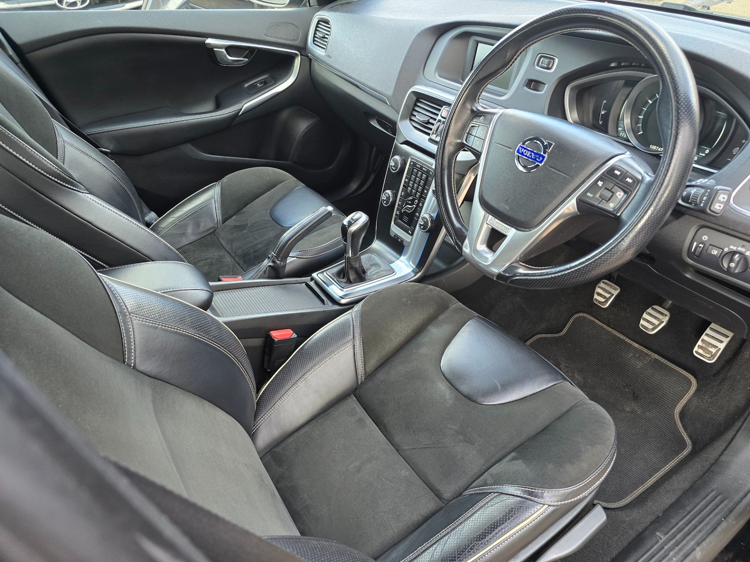 Used Volvo V40 2015 for sale - 77798676: Photo 12