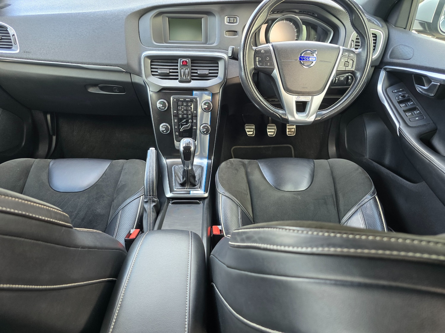 Used Volvo V40 2015 for sale - 77798676: Photo 18