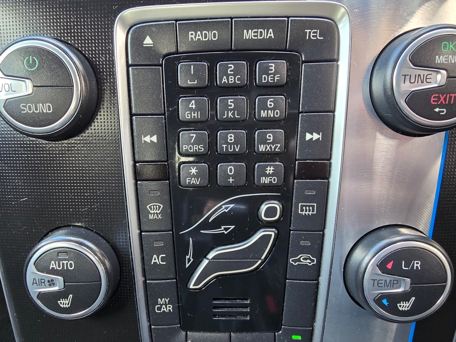 Used Volvo V40 2015 for sale - 77798676: Photo 21