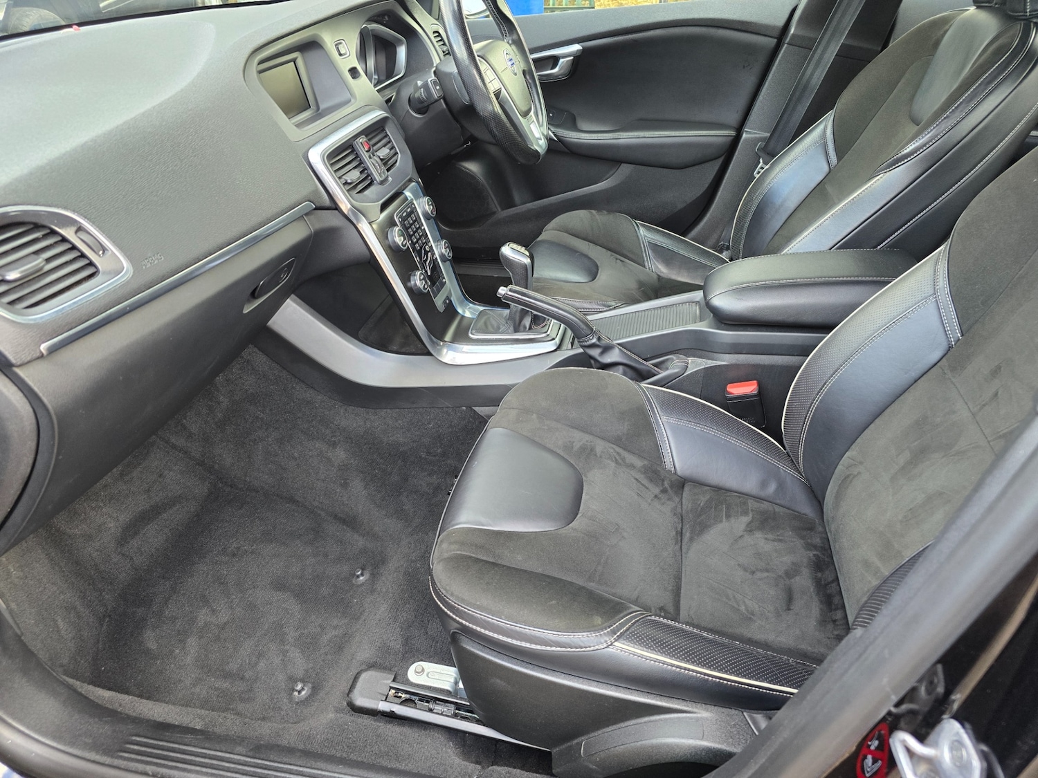 Used Volvo V40 2015 for sale - 77798676: Photo 9