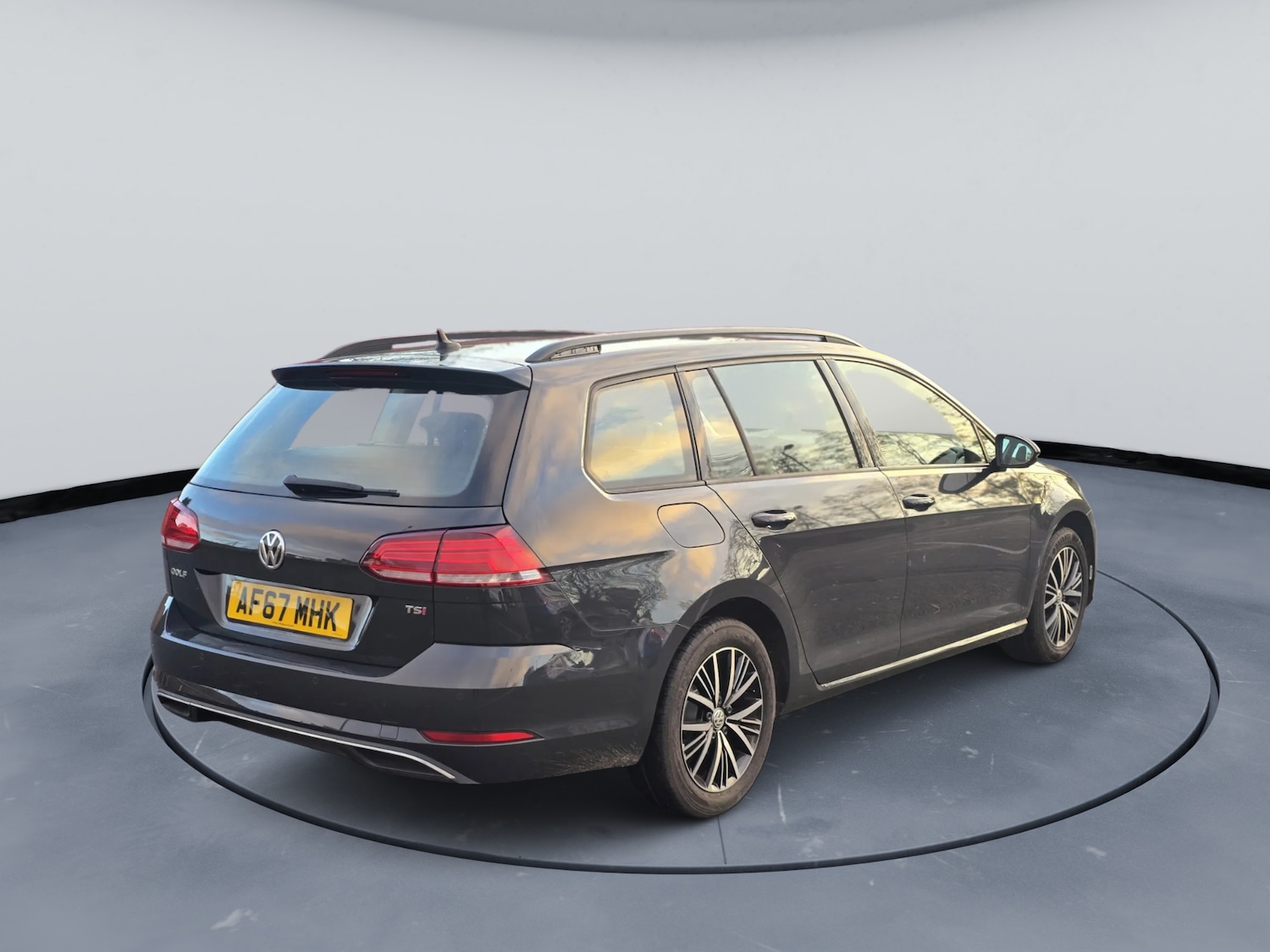 Used Volkswagen Golf 2017 for sale - 76904925: Photo 4