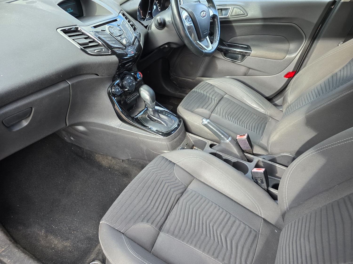 Used Ford Fiesta 2015 for sale - 76364300: Photo 10