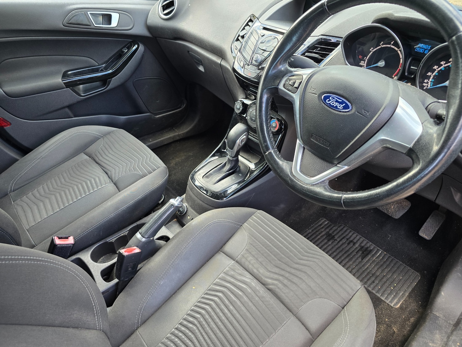 Used Ford Fiesta 2015 for sale - 76364300: Photo 11