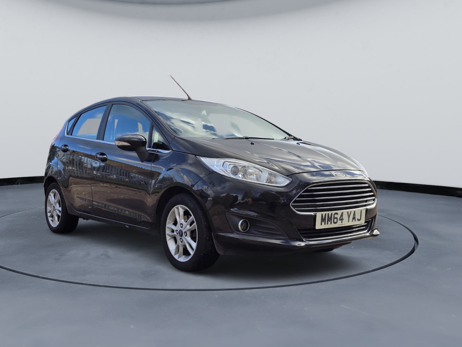 Used Ford Fiesta 2015 for sale - 76364300: Photo 2
