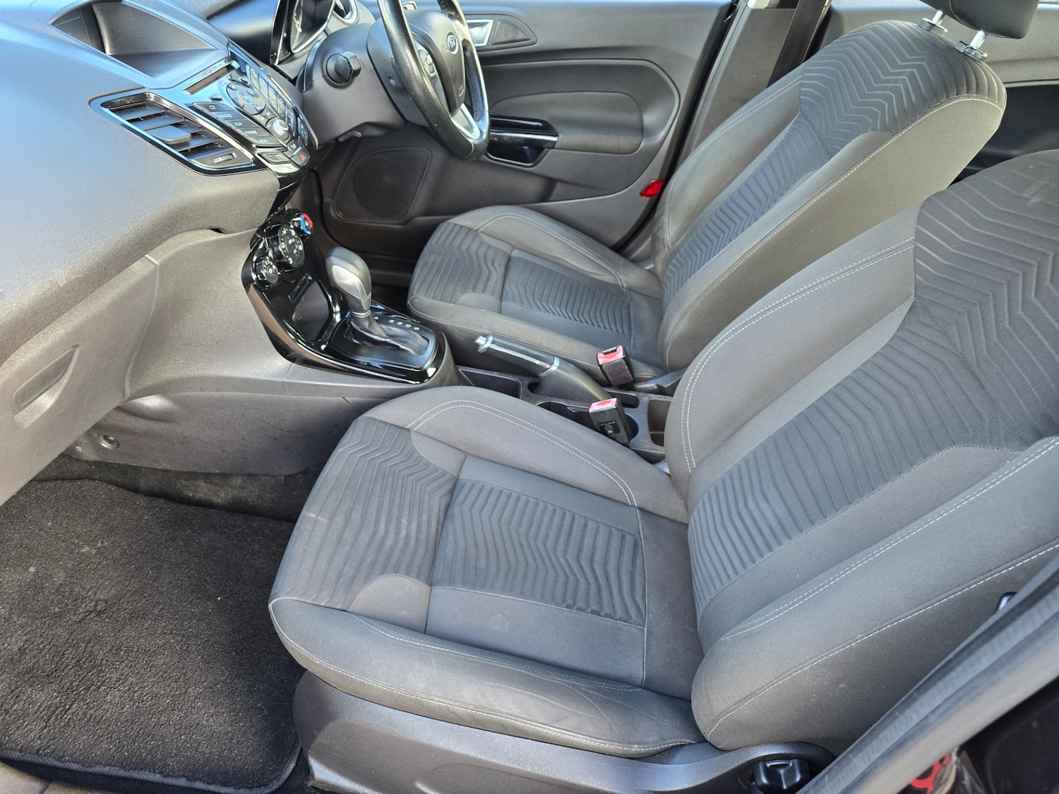 Used Ford Fiesta 2015 for sale - 76364300: Photo 20