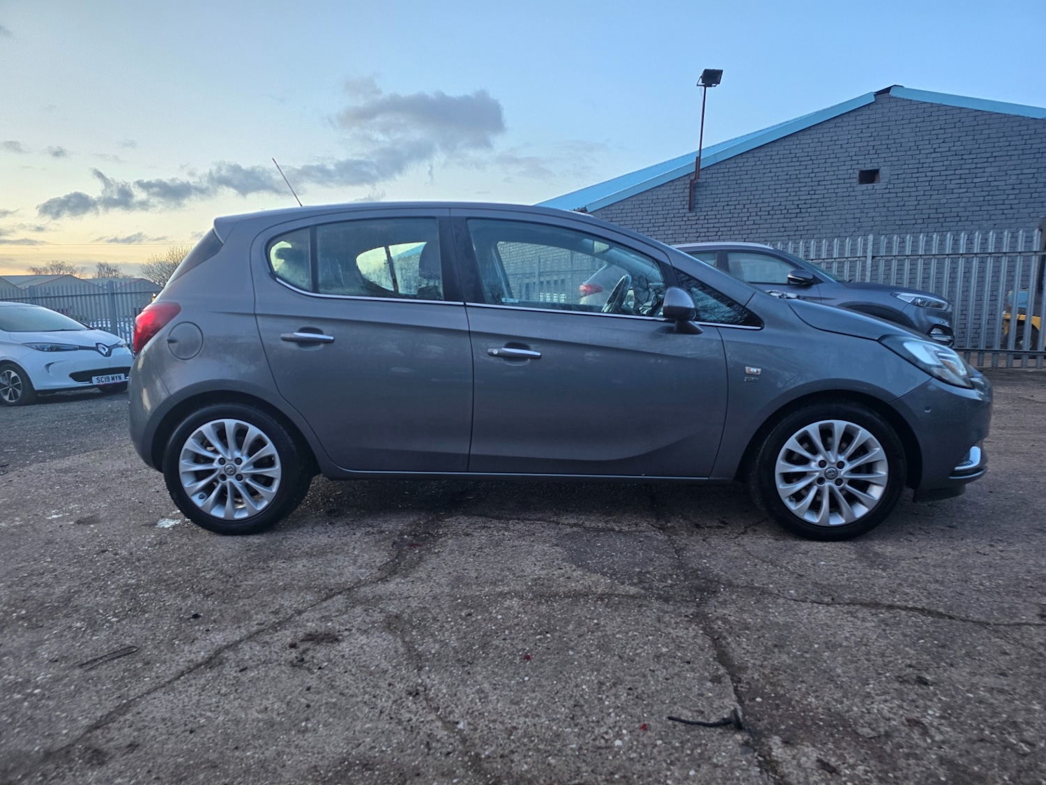 Used Vauxhall Corsa 2015 for sale - 77357599: Photo 6