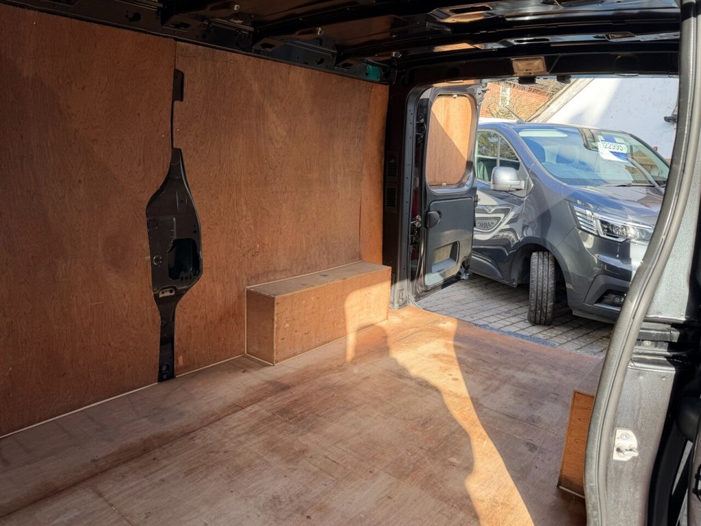 Used Vauxhall Vivaro 2018 for sale - 77936333: Photo 21