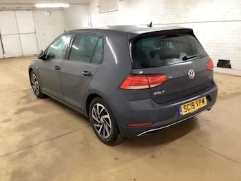 Used Volkswagen Golf 2019 for sale - 78241747: Photo