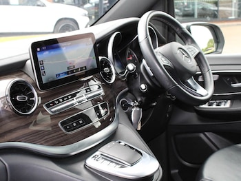 Used Mercedes-Benz V-Class 2022 for sale - 76110854: Photo