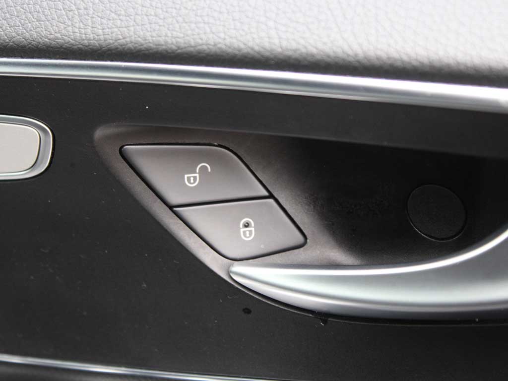 Used Mercedes-Benz V-Class 2024 for sale - 76111318: Photo 31