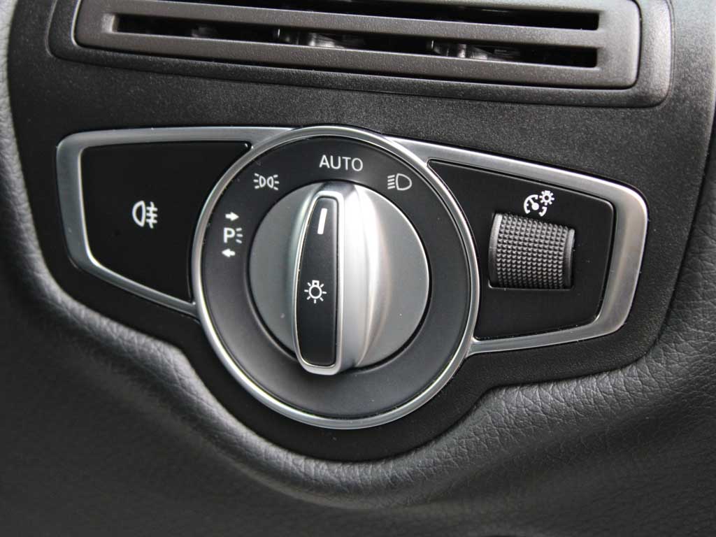 Used Mercedes-Benz V-Class 2024 for sale - 76111318: Photo 33