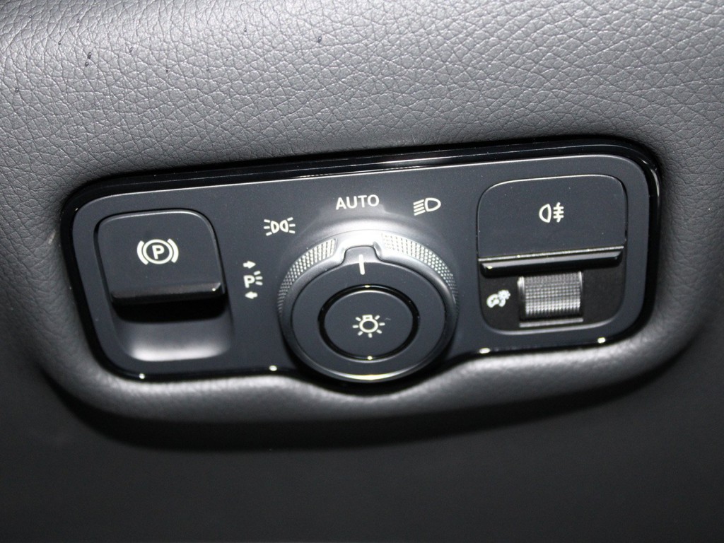 Used Mercedes-Benz V-Class 2025 for sale - 77427490: Photo 10