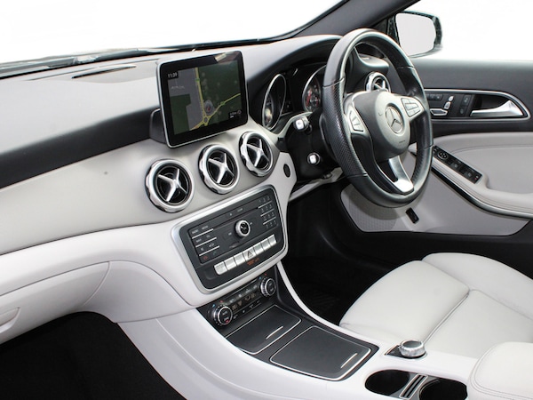 Used Mercedes-Benz GLA 2018 for sale - 76296946: Photo 3