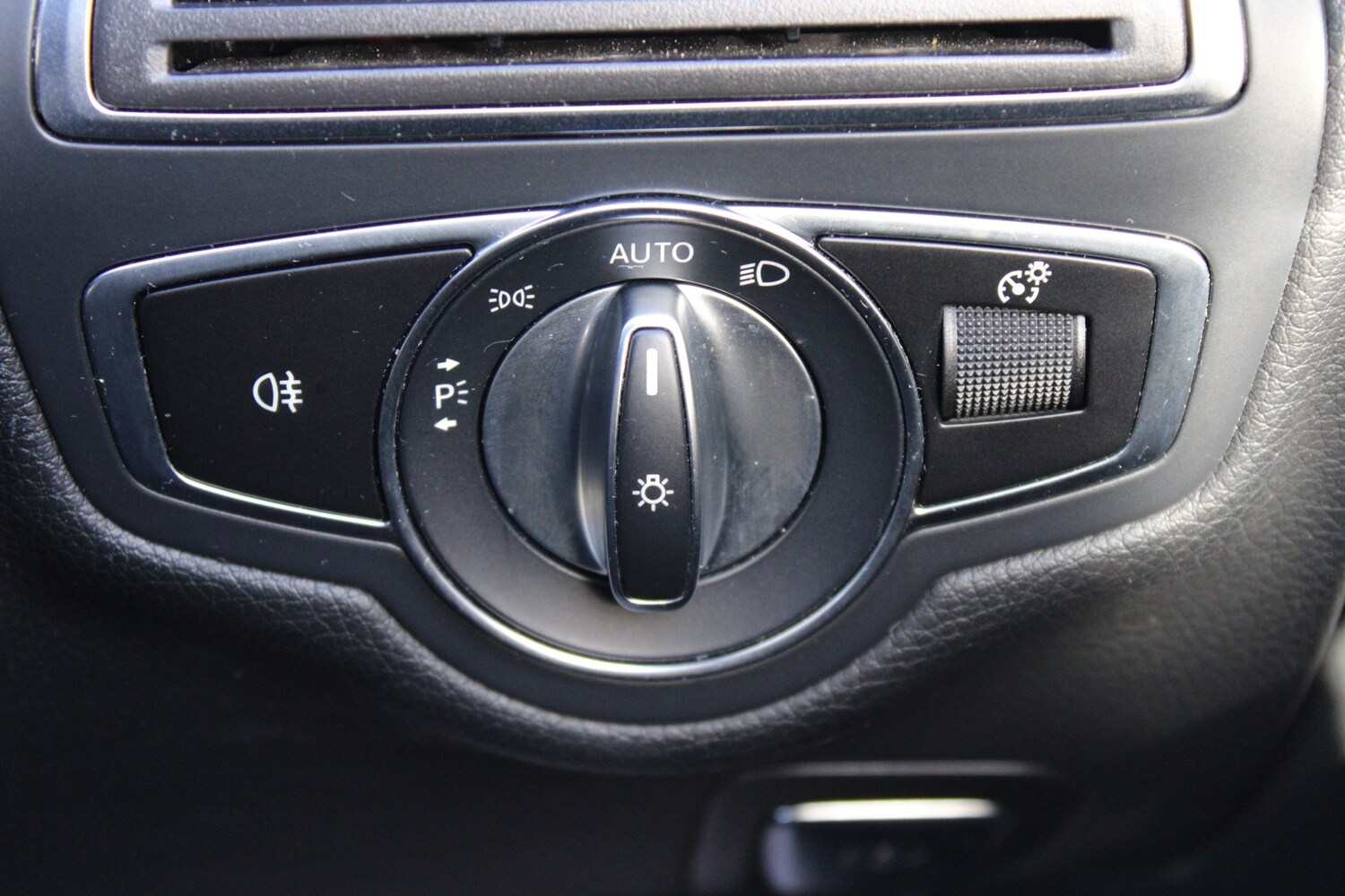 Used Mercedes-Benz C Class 2019 for sale - 77755089: Photo 28