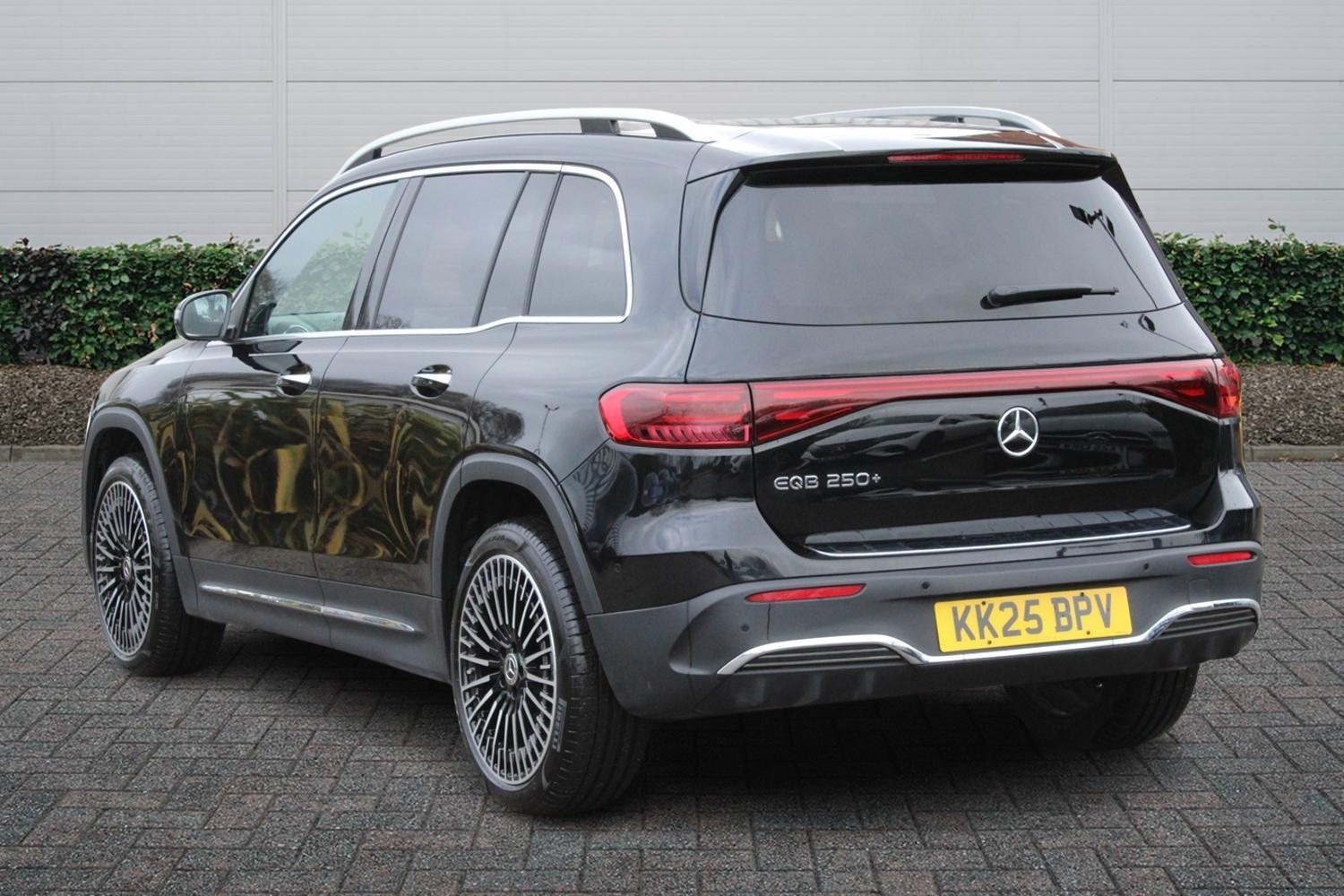 Used Mercedes-Benz EQB 2025 for sale - 77725181: Photo 2