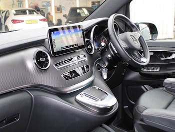 Used Mercedes-Benz V-Class 2024 for sale - 76410281: Photo