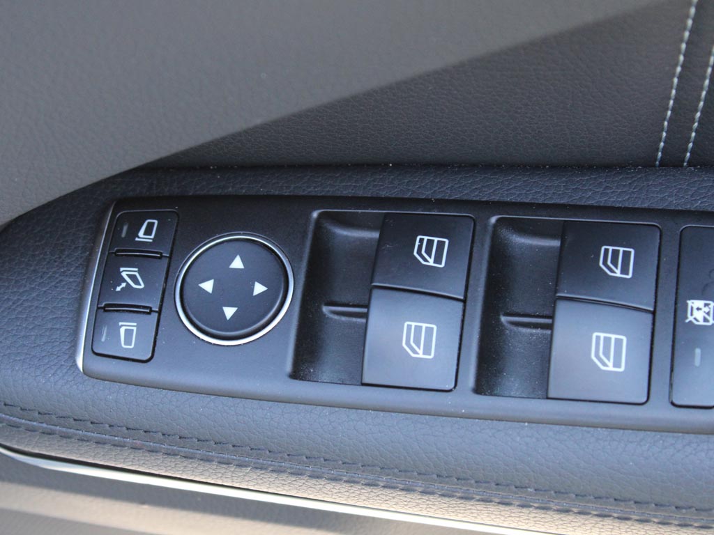 Used Mercedes-Benz E-Class 2015 for sale - 76111383: Photo 33