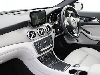 Used Mercedes-Benz GLA 2018 for sale - 76400294: Photo