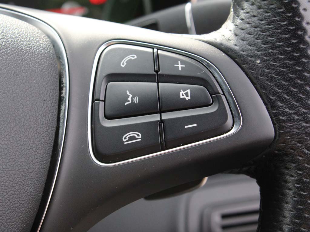 Used Mercedes-Benz V-Class 2023 for sale - 76123933: Photo 18