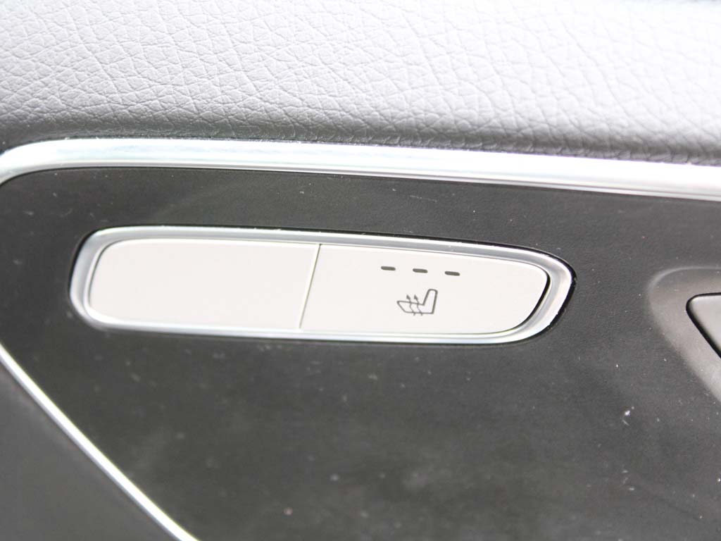 Used Mercedes-Benz V-Class 2023 for sale - 76123933: Photo 30