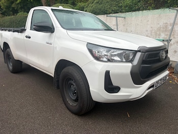 Used Toyota Hilux 2023 for sale - 79445570: Photo