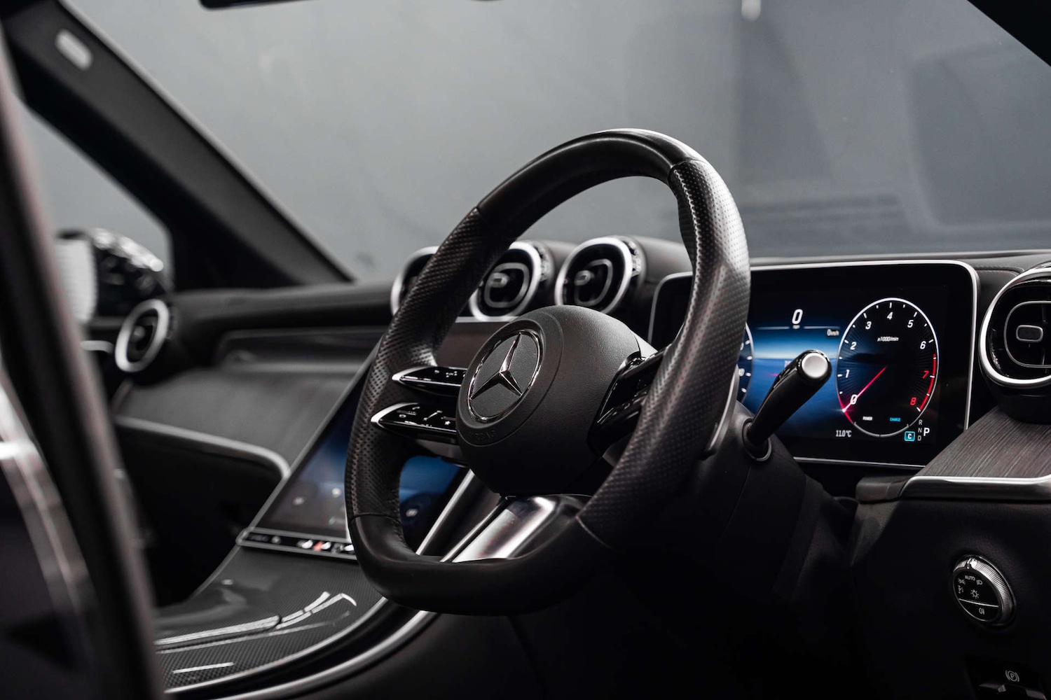 Used Mercedes-Benz GLC 2023 for sale - 78097379: Photo 2