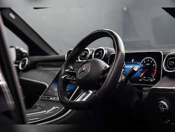 Used Mercedes-Benz GLC 2023 for sale - 78097379: Photo