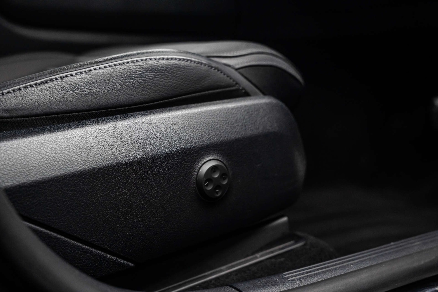 Used Mercedes-Benz GLC 2023 for sale - 78097379: Photo 30