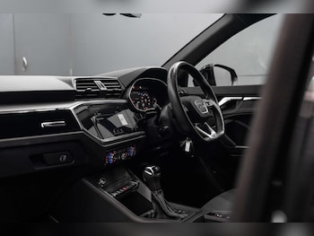 Used Audi Q3 2023 for sale - 78310946: Photo