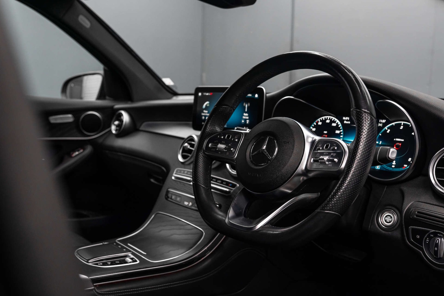 Used Mercedes-Benz GLC 2022 for sale - 78014324: Photo 2