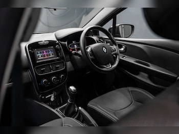 Used Renault Clio 2017 for sale - 78225937: Photo