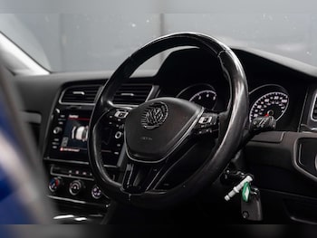 Used Volkswagen Golf 2019 for sale - 78840121: Photo