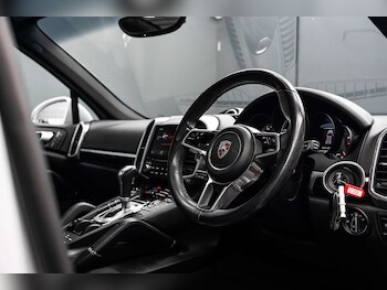 Used Porsche Cayenne 2016 for sale - 78272538: Photo