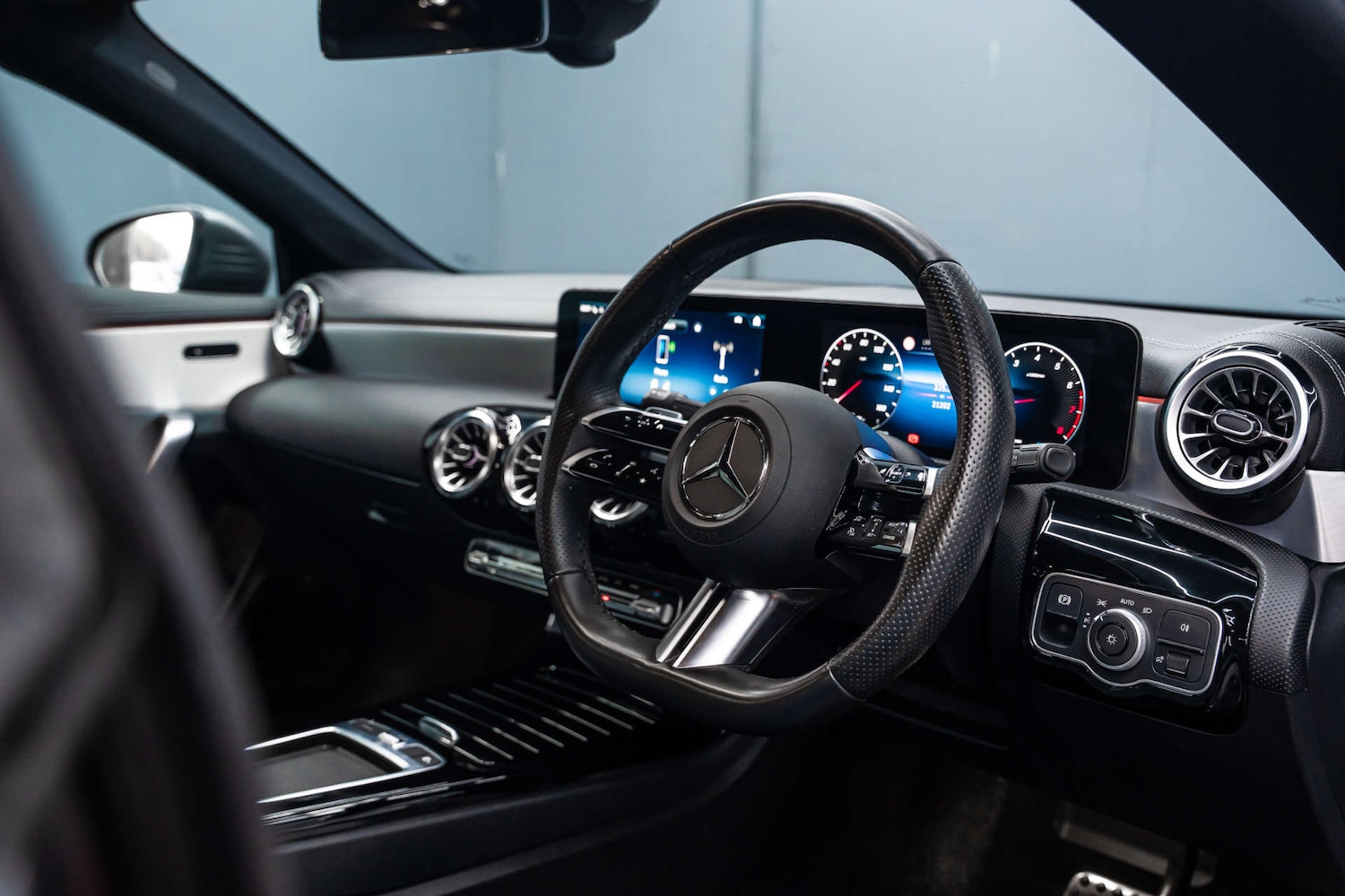 Used Mercedes-Benz CLA 2023 for sale - 78015676: Photo 2