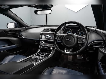 Used Jaguar XE 2019 for sale - 78801717: Photo