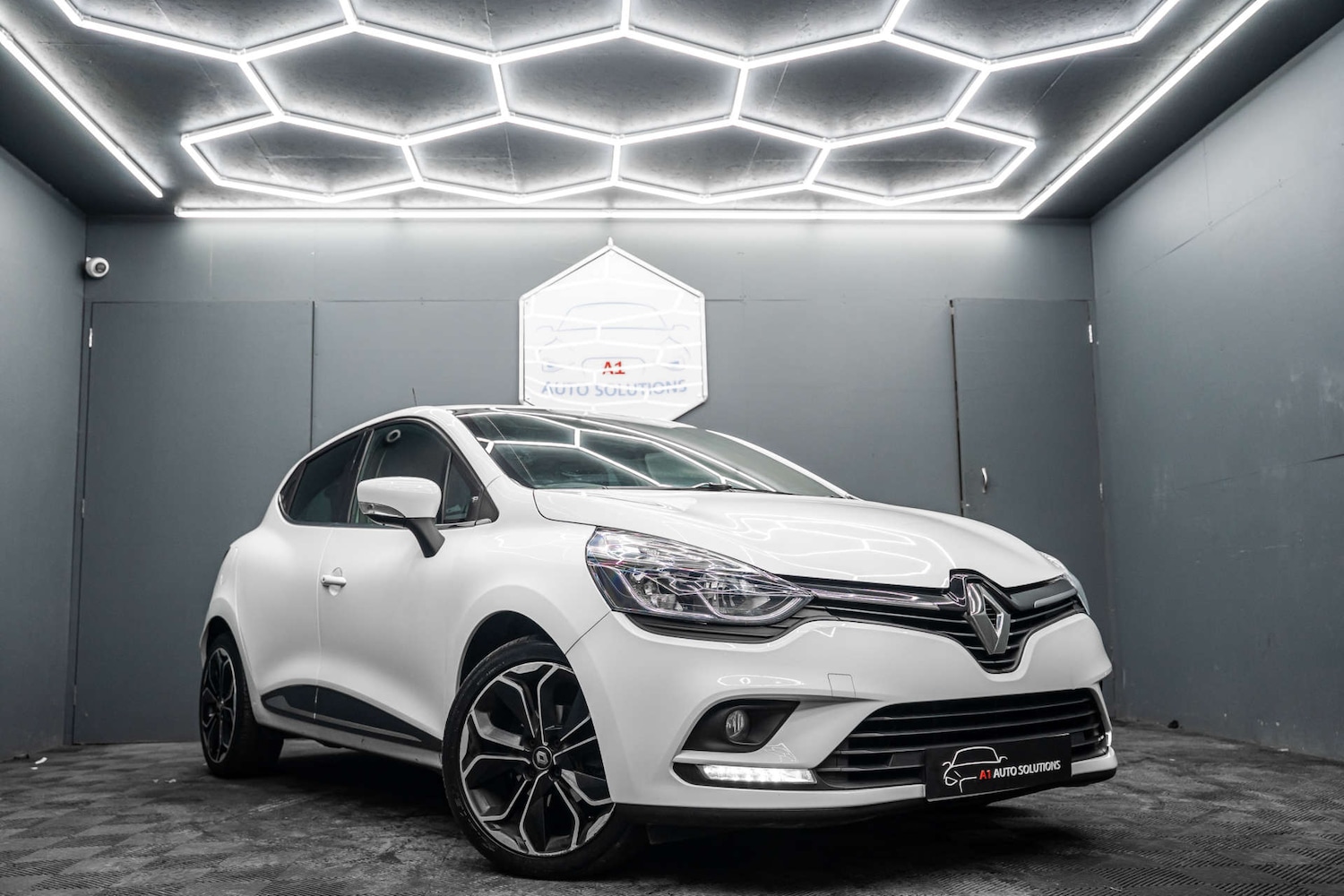 Used Renault Clio 2018 for sale - 78015686: Photo 1