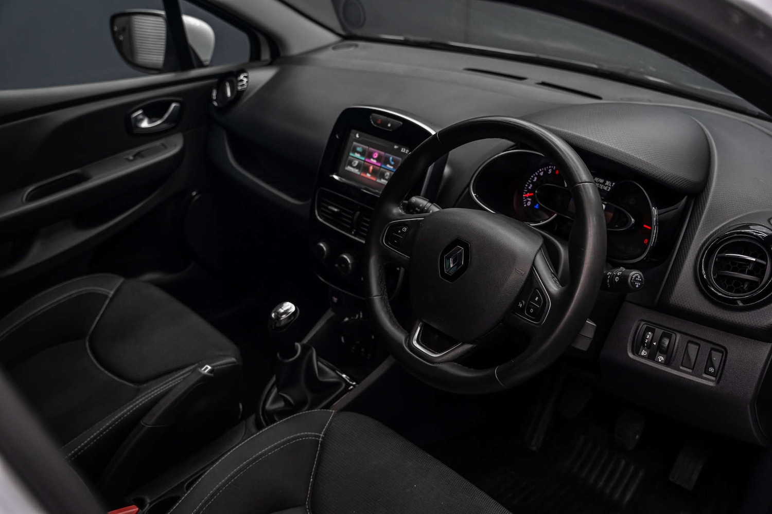 Used Renault Clio 2018 for sale - 78015686: Photo 16